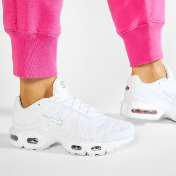 Giày Nike Air Max Plus GS 'White Metallic Silver' CW7044-100 - Ảnh 2