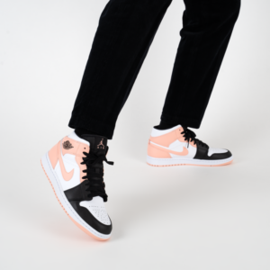 Alternative view of Giày Nike Air Jordan 1 Mid 'Arctic Orange Black Toe' 554724-133