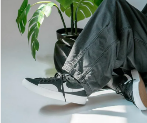 Alternative view of Giày Nike SB BLZR Court Skate 'Black' CV1658-002