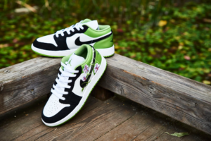 Giay Nike Air Jordan 1 Low SE 'Floral Vines' DQ8389-100