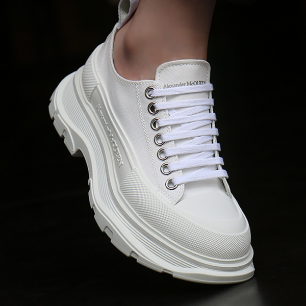 Giày Alexander McQueen Wmns Tread Slick Lace Up 'White' 611705-W4L32-9000 - Ảnh 3
