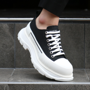 Alternative view of Giày Alexander McQueen Tread Slick Lace Up 'Black White' 604257 W4L32 1070