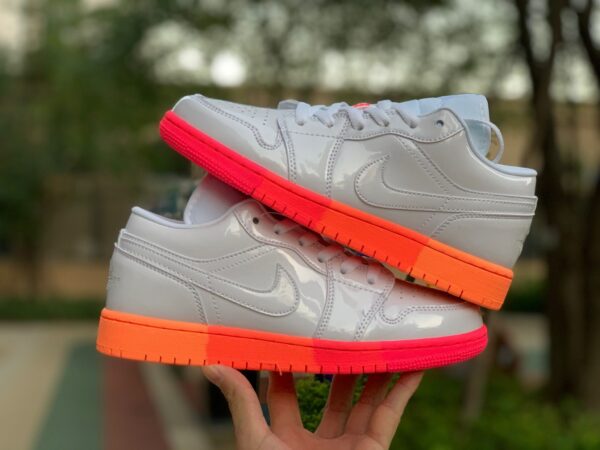 Giày Nike Air Jordan 1 Low GS 'Sunset Sole' 554723-100 - Ảnh 3