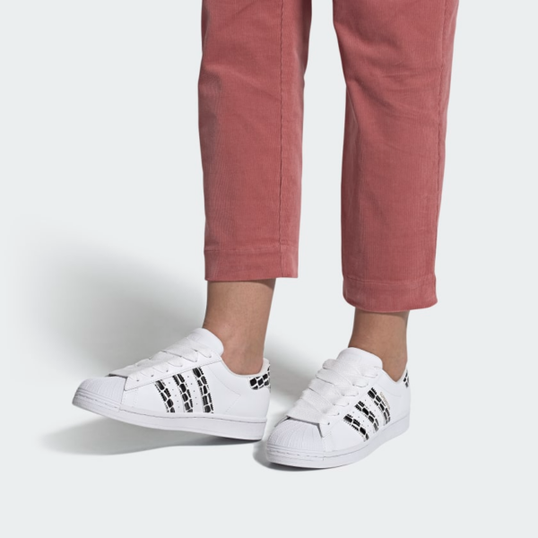Giày Adidas Wmns Superstar 'Animal Print' FV3452 - Ảnh 3