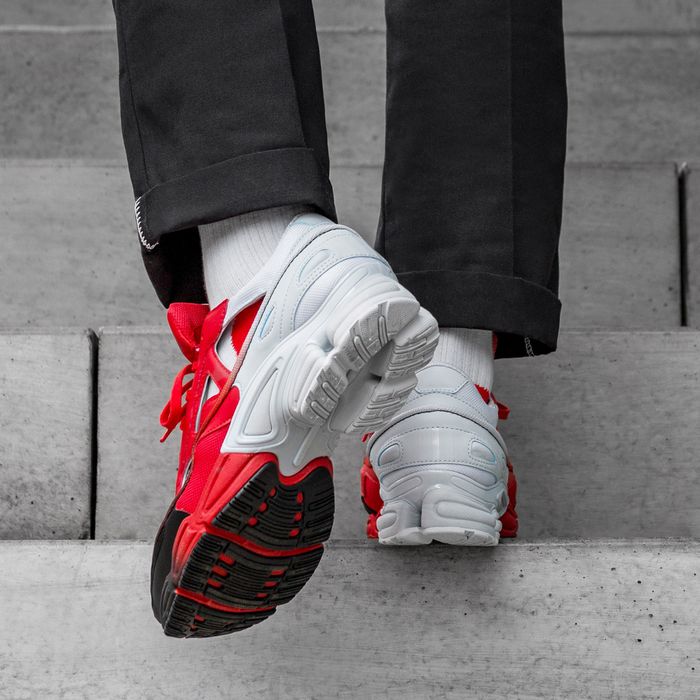 adidas EE7933 RAF SIMONSレッドグラデーションシューズ adidas