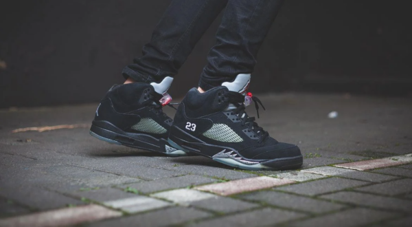Giày Nike Air Jordan 5 Retro 'Metallic' 2011 136027-010 - Ảnh 2
