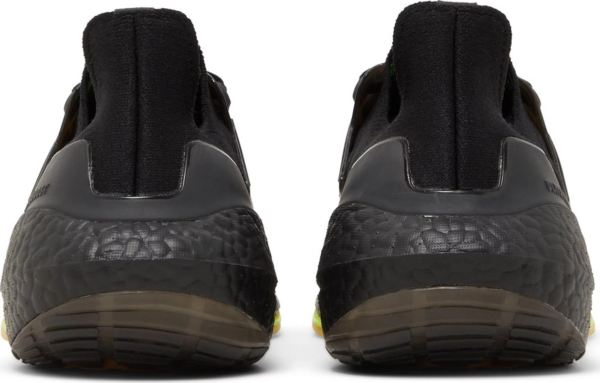Giay Adidas UltraBoost 22 'Black Solar Yellow' GX5915