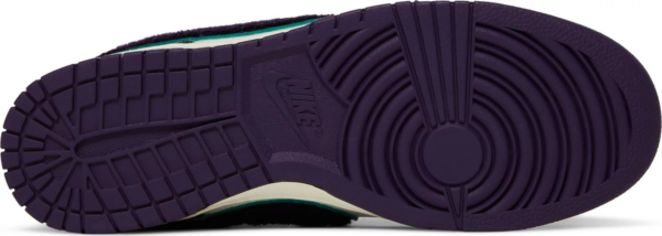 Giay Nike Dunk Low 'Chenille Swoosh Grand Purple' DQ7683-100