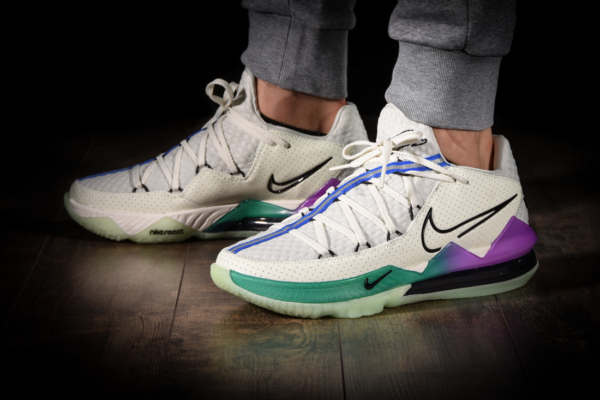 Giày Nike LeBron 17 Low 'Glow In The Dark' CD5007-005 - Ảnh 8