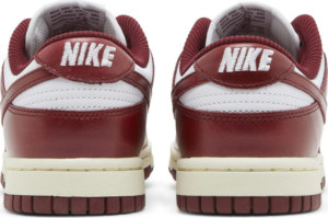 Giay Nike Dunk Low Premium 'Vintage Red' FJ4555-100
