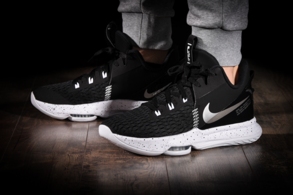 Giày Nike LeBron Witness 5 'Black Metallic Silver' CQ9380-001 - Ảnh 4