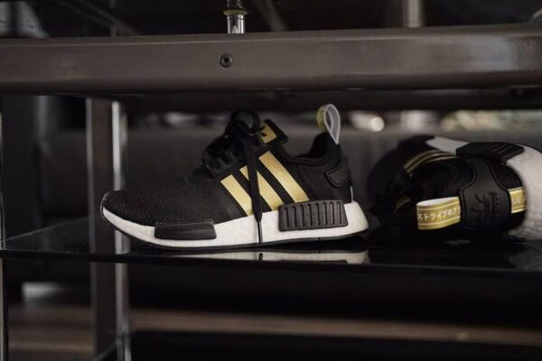 Giày Adidas Wmns NMD_R1 'Metallic Formstrip-Core Black' FX8833 - Ảnh 4