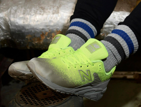 Giày New Balance 580 Grey Neon MRT580JE - Ảnh 4