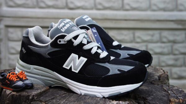 Giày New Balance Wmns 993 'Black White Grey' WR993BK - Ảnh 2