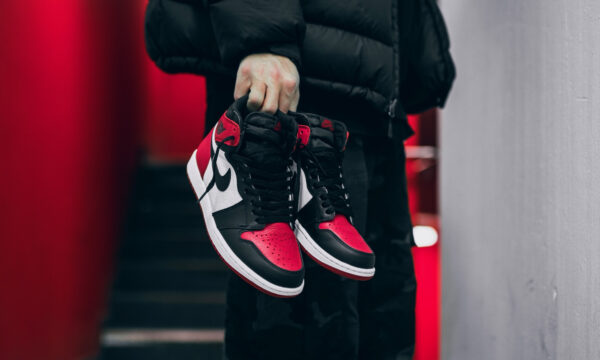 Giày Nike Air Jordan 1 Retro High OG 'Bred Toe' 575441-610 - Ảnh 6