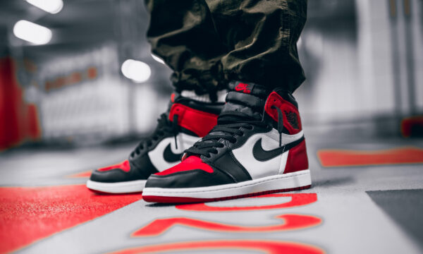 Giày Nike Air Jordan 1 Retro High OG 'Bred Toe' 575441-610 - Ảnh 3