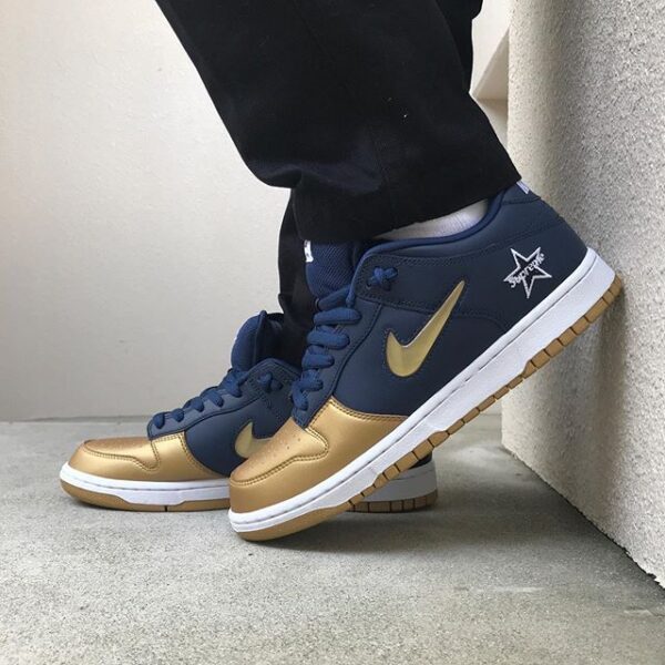 Giày Nike Supreme x Dunk SB Low QS 'Metallic Gold' CK3480-700 - Ảnh 2