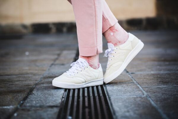 Giày New Balance 300 'Sea Salt' WRT300TK - Ảnh 5