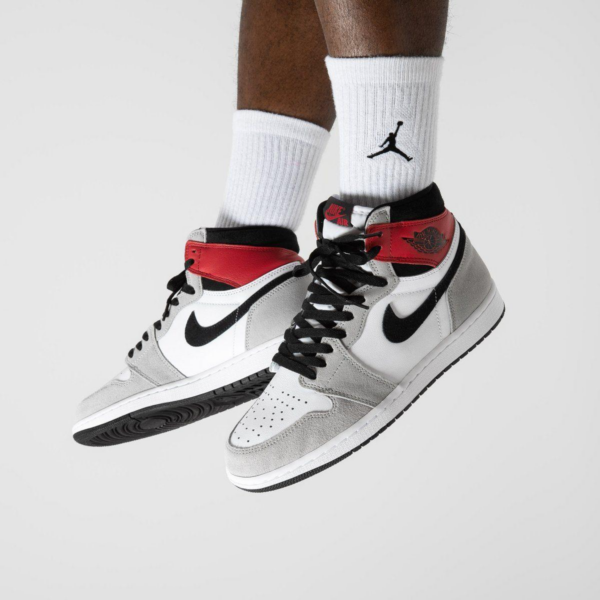 Giày Nike Air Jordan 1 Retro High OG 'Light Smoke Grey' 555088-126 - Ảnh 3