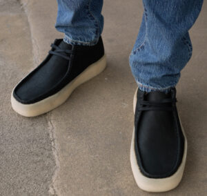 Giay Clarks Wallabee Cup 'Black Nubuck' 261-58144