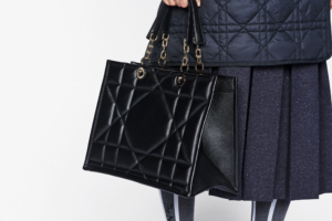 Tui Dior Medium Essential Tote Bag 'Black Archicannage' M8721OZVJ-M900