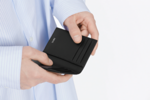 Vi Dior BI-Fold Card Holder 'Black CD Button' 2LECH138CDB-H00N