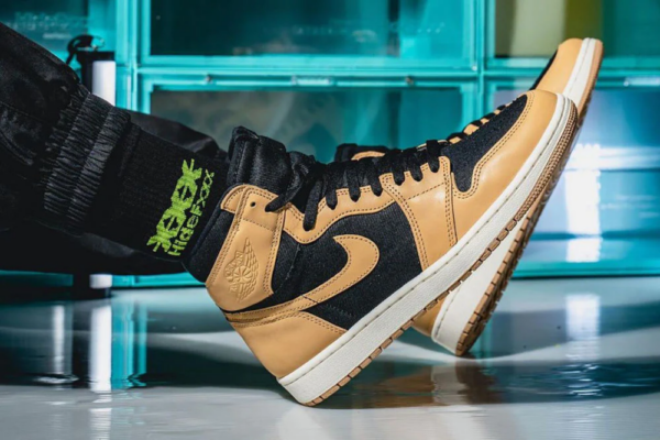 Giay Nike Air Jordan 1 Retro High OG ‘Heirloom’ 555088-202