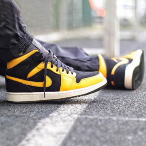 Alternative view of Giày Nike Air Jordan 1 Retro Mid 'Reverse New Love' 554724-071