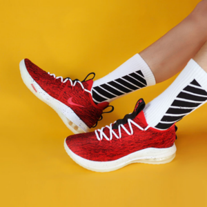 Alternative view of Giày Nike LeBron 15 Low EP 'University Red' AO1756-600