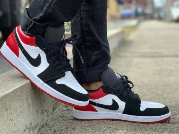 Giày Nike Air Jordan 1 Low 'Black Toe' 553558-116 - Ảnh 3