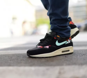 Alternative view of Giày Nike Wmns Air Max 1 Print 'Aloha Black' 528898-003