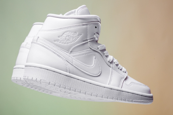 Giày Nike Wmns Air Jordan 1 Mid Patent 'Triple White' BQ6472-111 - Ảnh 3