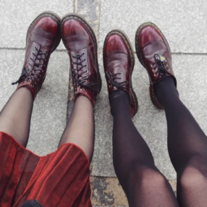Alternative view of Giày Dr. Martens Vegan 1460 Cherry Red Ankle Boots 23756600