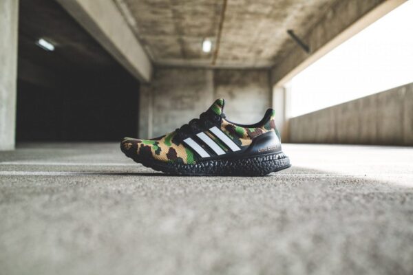 Giày BAPE x Adidas Ultraboost 4.0 'Super Bowl' 2019 F35097 - Ảnh 3