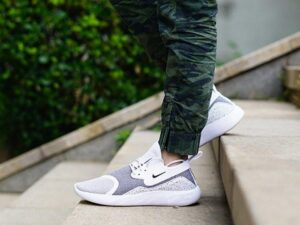 Alternative view of Giày Nike LunarCharge Essential 'Speckle' 923619-101