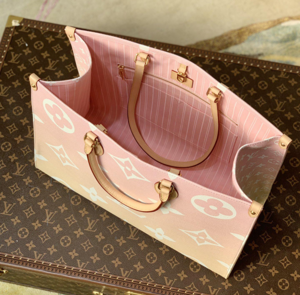 Túi Louis Vuitton OnTheGo GM Other Monogram Canvas Light Pink M57641 - Ảnh 2