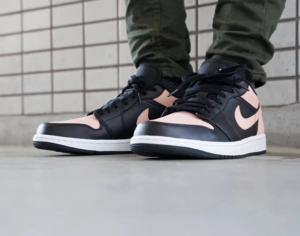 Alternative view of Giày Nike Air Jordan 1 Low 'Crimson Tint' 553558-034
