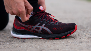 Giay Asics Gel-Kayano 28 Black Electric Red 1011B189-002