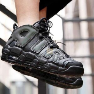 Alternative view of Giày Nike Air More Uptempo GS 'Reflective' 922845-001