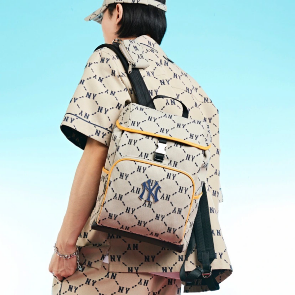 Túi MLB Monogram Diamond Jacquard NY Yankees Beige - Ảnh 2