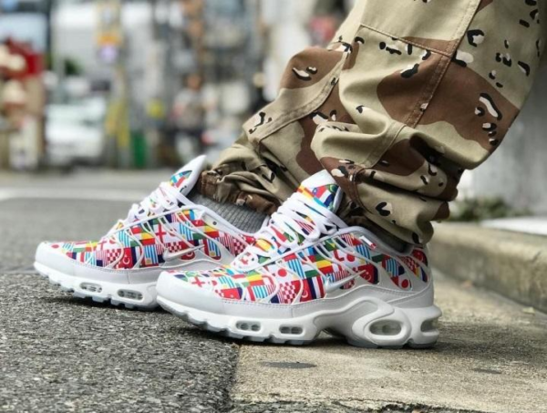 Giày Nike Air Max Plus 'International Flag' AO5117-100 - Ảnh 4