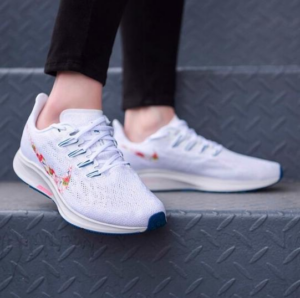 Alternative view of Giày Nike Wmns Air Zoom Pegasus 36 FLR 'Hyper Pink' CD9465-199