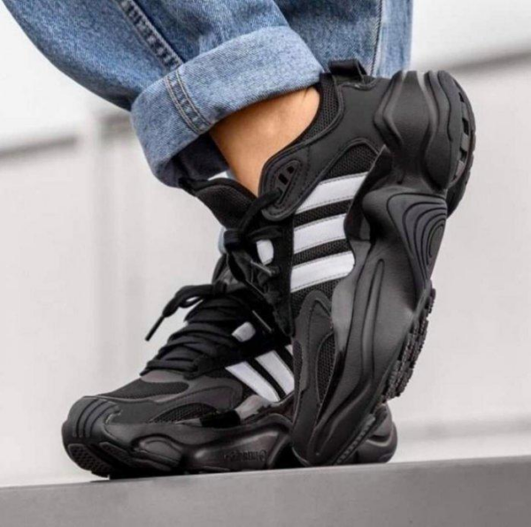 Giày Adidas Wmns Magmur Runner 'Black White' EE5141 - Ảnh 3