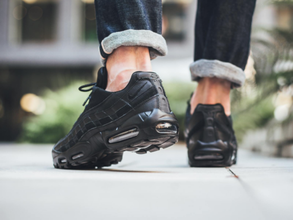 Giày Nike Air Max 95 'Essential Triple Black' CI3705-001 - Ảnh 4