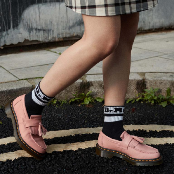Giay Dr. Martens Adrian Virginia Leather Tassel Loafers 'Pink' 22760329