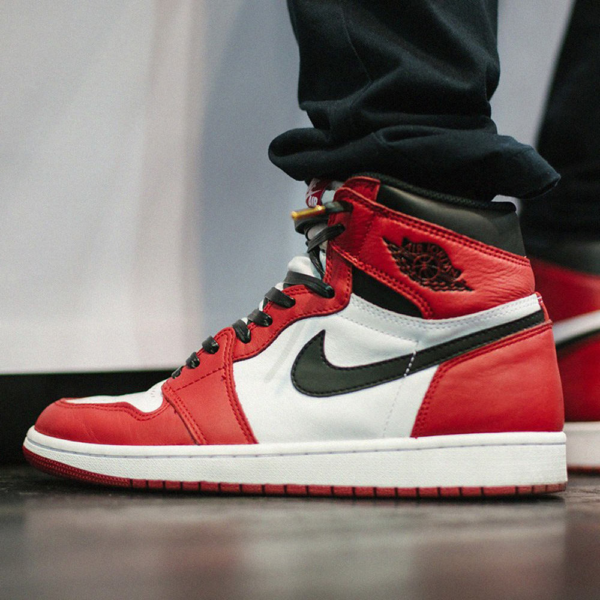 Giày Nike Air Jordan 1 Mid Chicago 'White Toe' 554724-173 - Ảnh 6