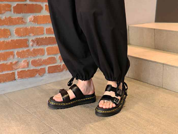 Dép Dr. Martens Myles 23523001 - Ảnh 4