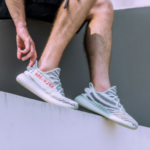 Alternative view of Giày Adidas Yeezy Boost 350 V2 'Blue Tint' B37571