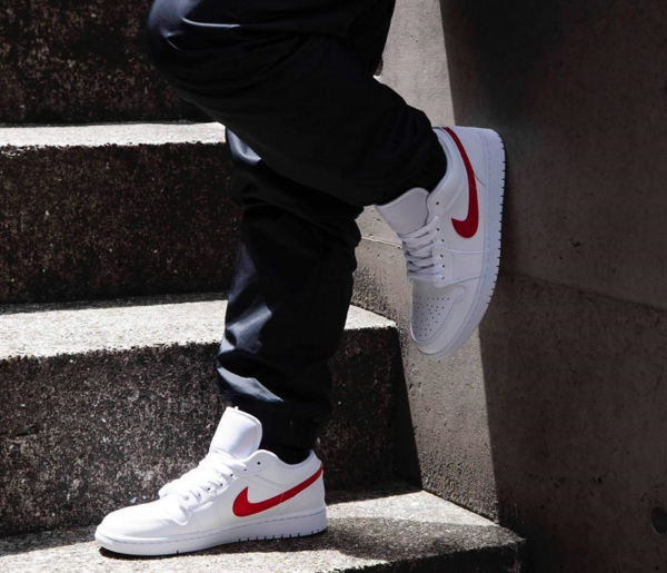 Giày Nike Wmns Air Jordan 1 Low 'University Red' AO9944-161 - Ảnh 4