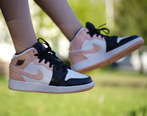 Giày Nike Air Jordan 1 Mid GS 'Crimson Tint' 554725-133 - Ảnh 7